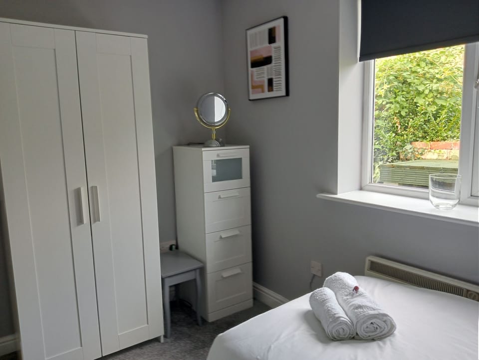 Apartment | 2 bedrooms, iron/ironing board, travel crib, free WiFi