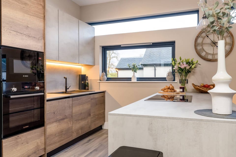 Signature House, Private Bathroom (The Coach House) | Private kitchen