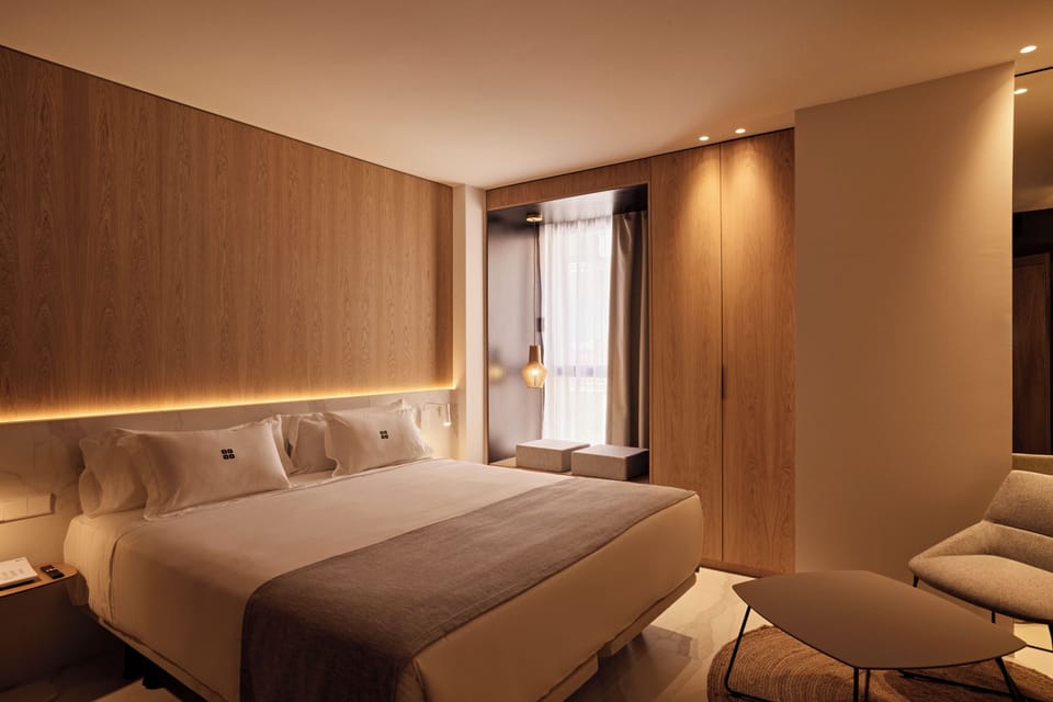 Standard Room | 1 bedroom, in-room safe, desk, soundproofing