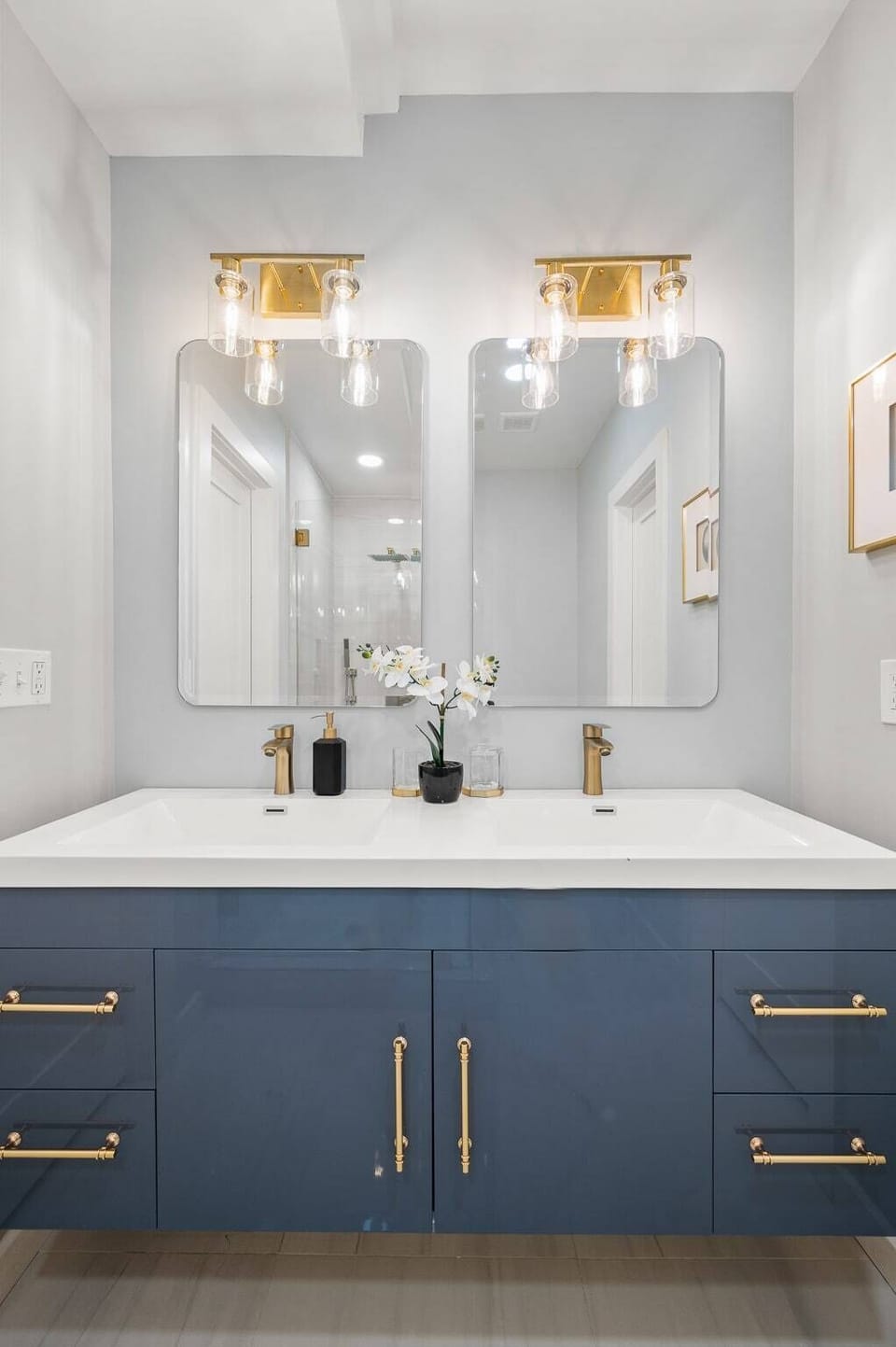 Bedroom 1-Ensuite Bathroom