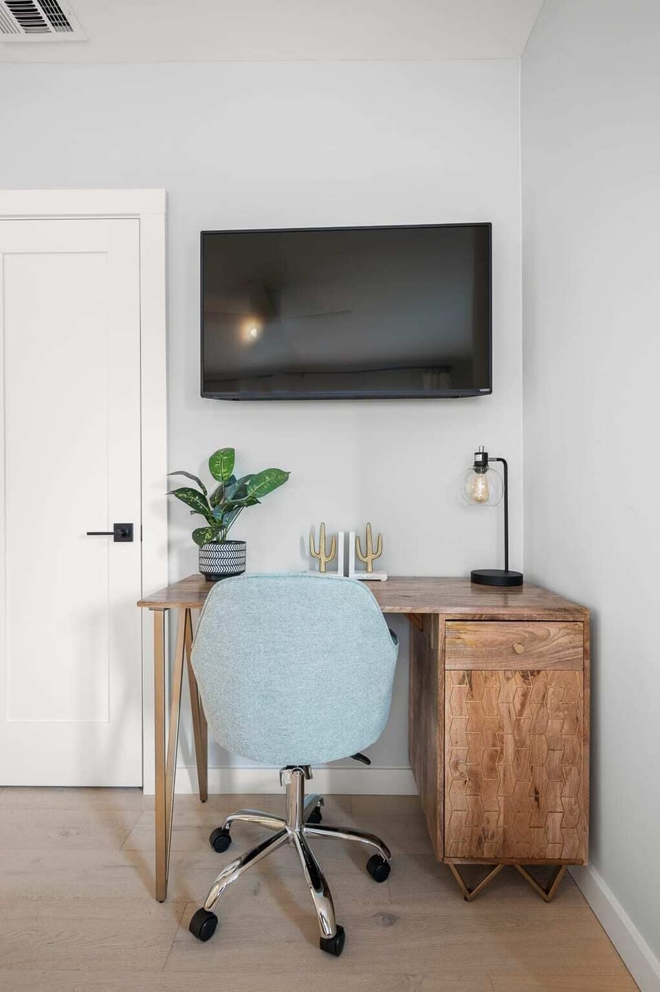 Bedroom 3-Work Area