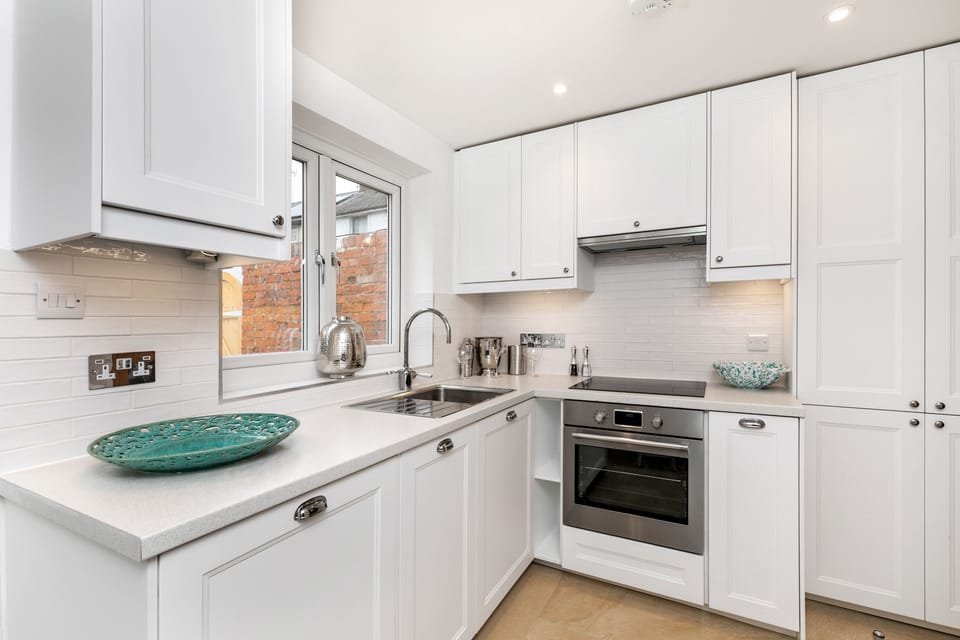 Luxury Cottage, Private Bathroom, City View ( The Nestle House) | Shared kitchen