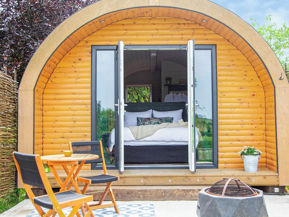 Exterior | Knowstone - Secret Skies, Knowstone