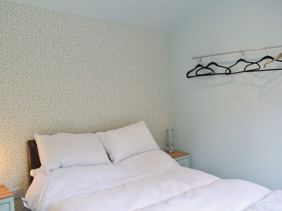 Double bedroom | Shepherds Hut 3 in Kent - The Shepherds Huts at Laddingford, Laddingford, near Maidstone