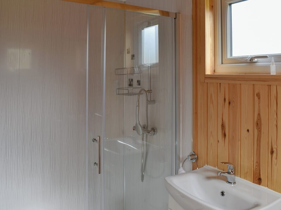 En-suite | Shepherds Hut 3 in Kent - The Shepherds Huts at Laddingford, Laddingford, near Maidstone