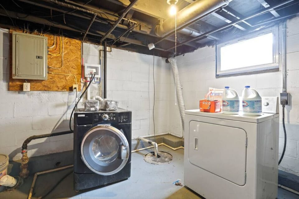 Basement laundry room