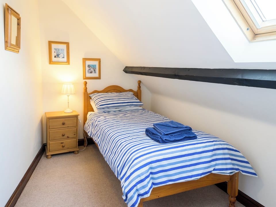 Single bedroom | Poirot Cottage - Coppers Cottages, Lyme Regis