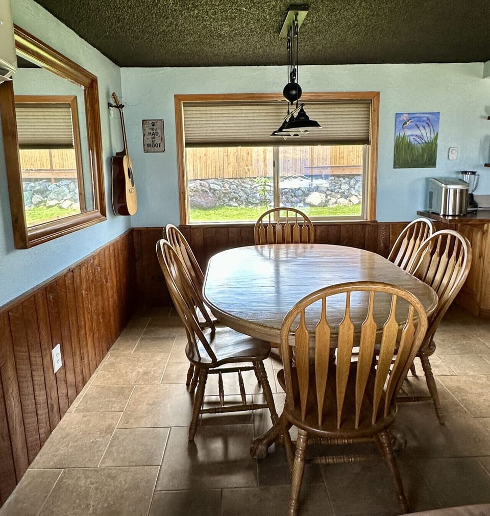 Dining table with 6 chairs