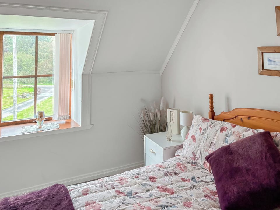 Upstairs double bedroom | Hillside - Gairloch Cottages - Hillside, Gairloch
