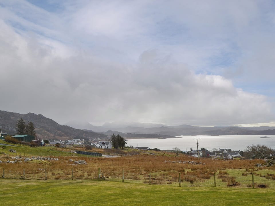 Setting | Hillside - Gairloch Cottages - Hillside, Gairloch