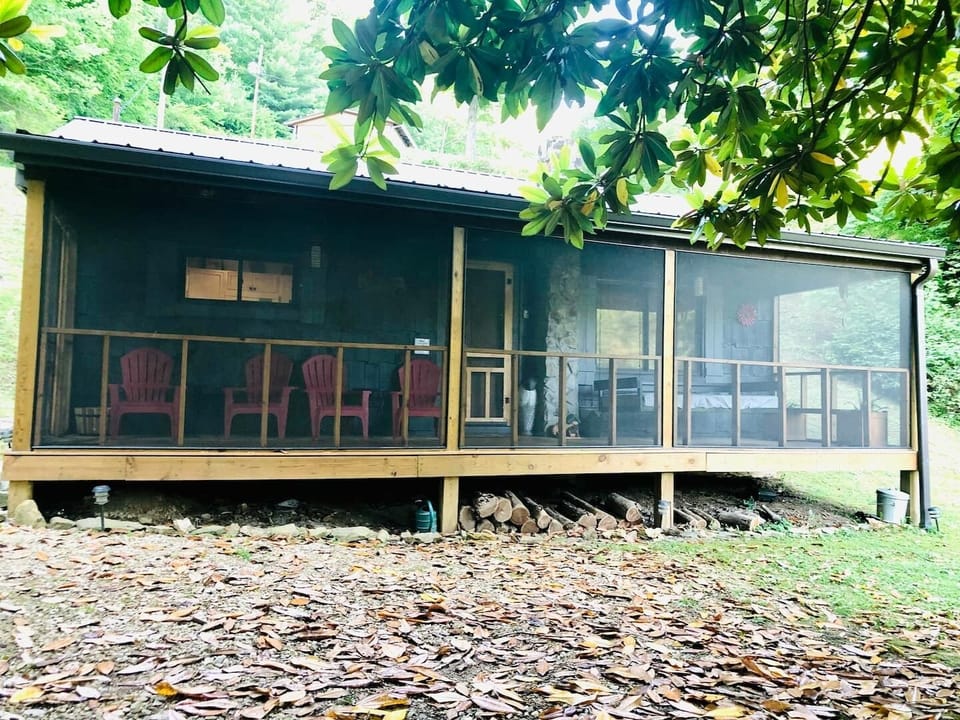 Enjoy your morning coffee or hot tea on the fully screened in porch.