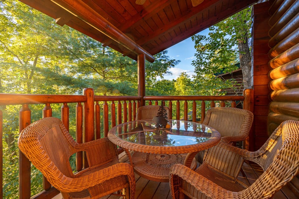 Take in the cool, crisp fresh air of the Smokys as you enjoy breakfast outside!