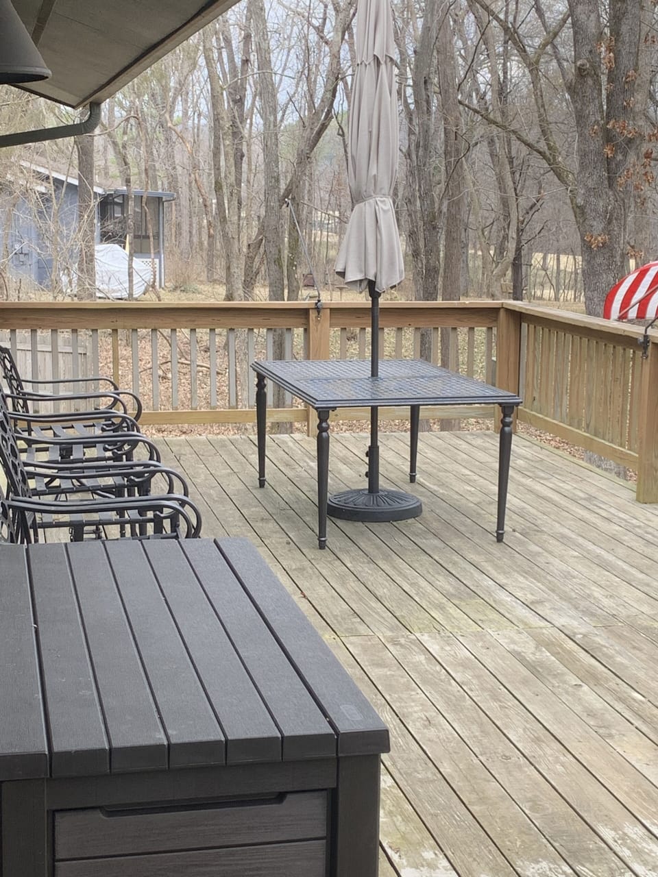 Upper deck with nice view of the river, good place to enjoy morning coffee!