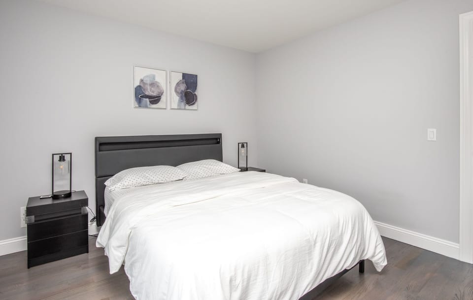 Bedroom 4 with 2 bedside tables 