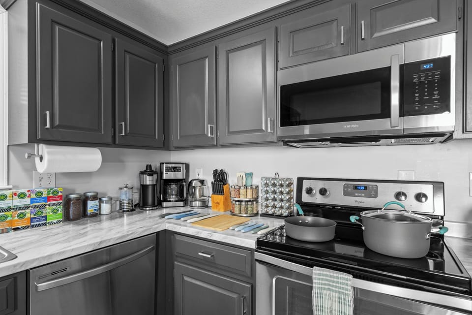 Air fryer, blender, toaster, Instant Pot, coffee maker, and cooking essentials.