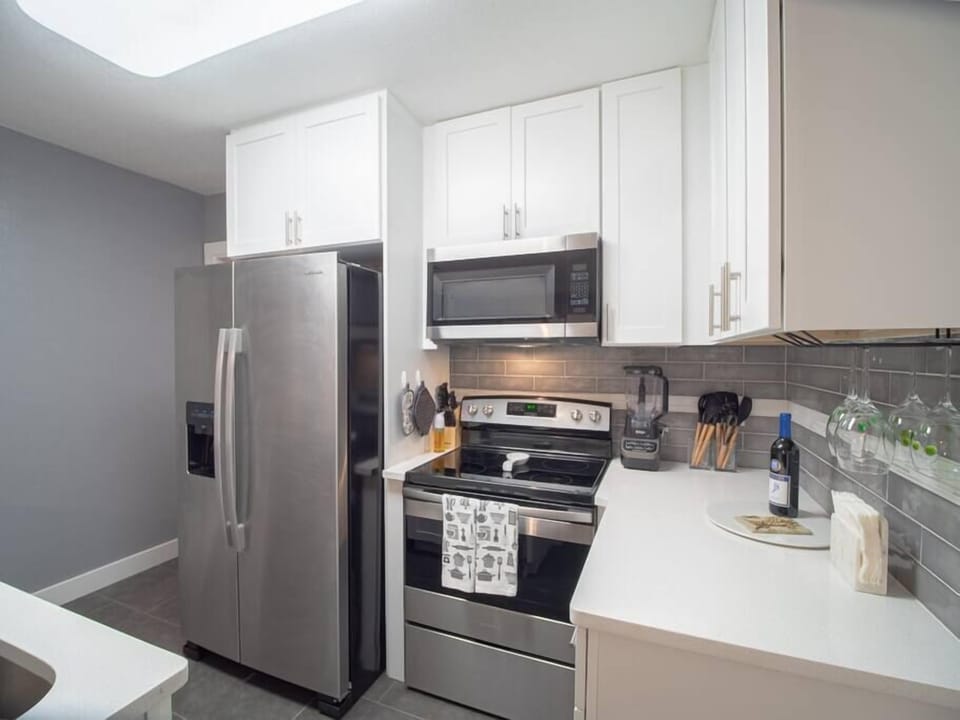 This bungalow kitchen is a cozy, cheerful haven that makes every moment in the kitchen feel special!