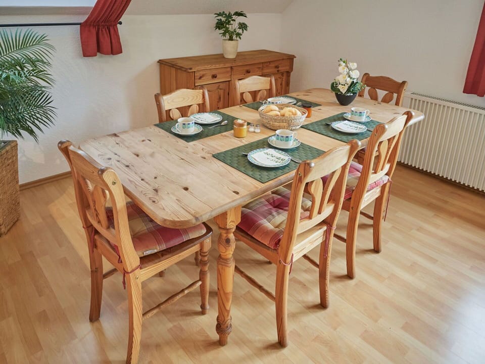Table, Furniture, Property, Plant, Wood, Houseplant, Kitchen & Dining Room Table, Chair, Interior Design, Floor