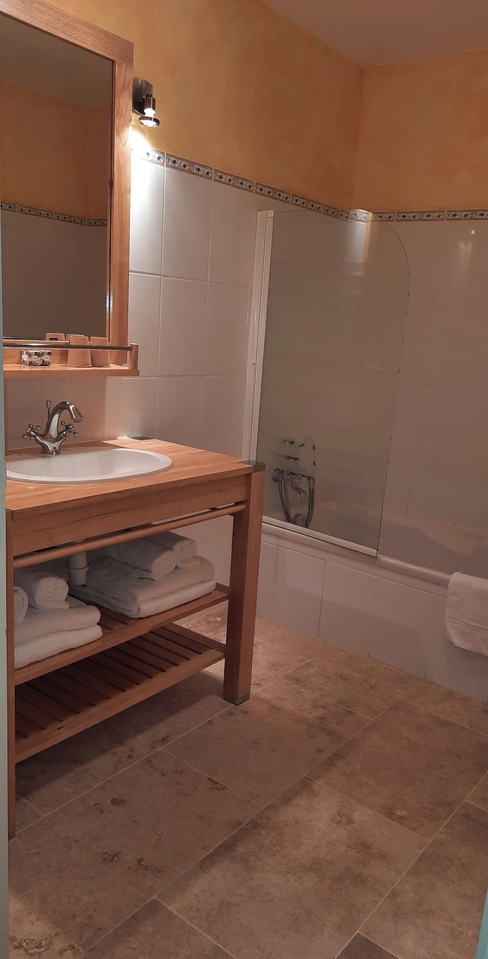 Deluxe Quadruple Room | Bathroom | Hair dryer, towels