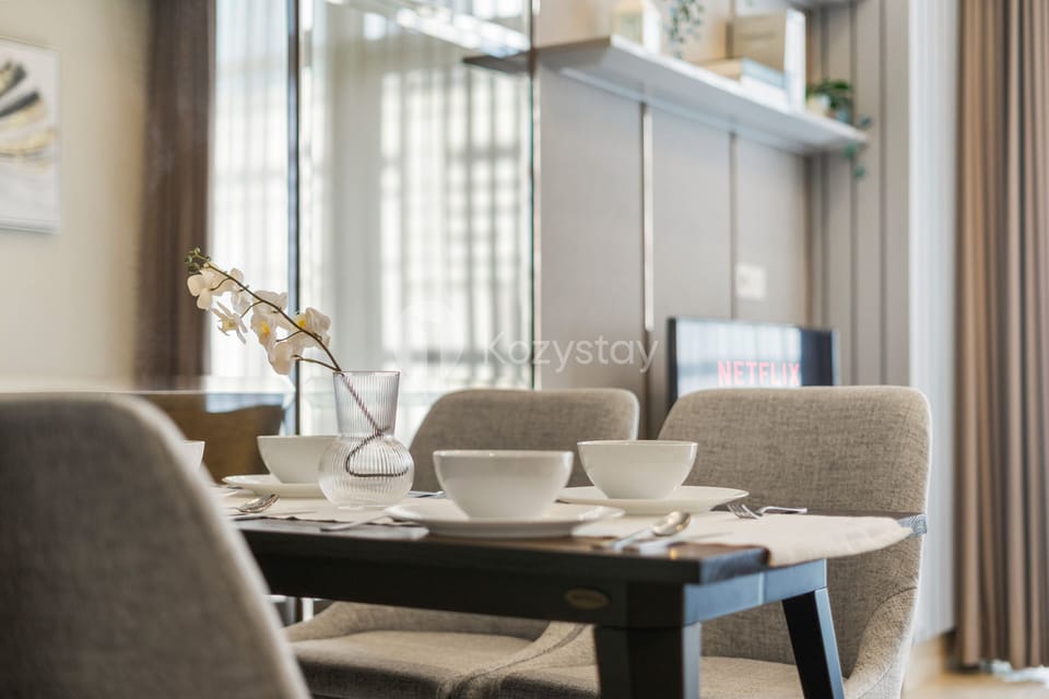 Apartment, 2 Bedrooms, City View | Dining room