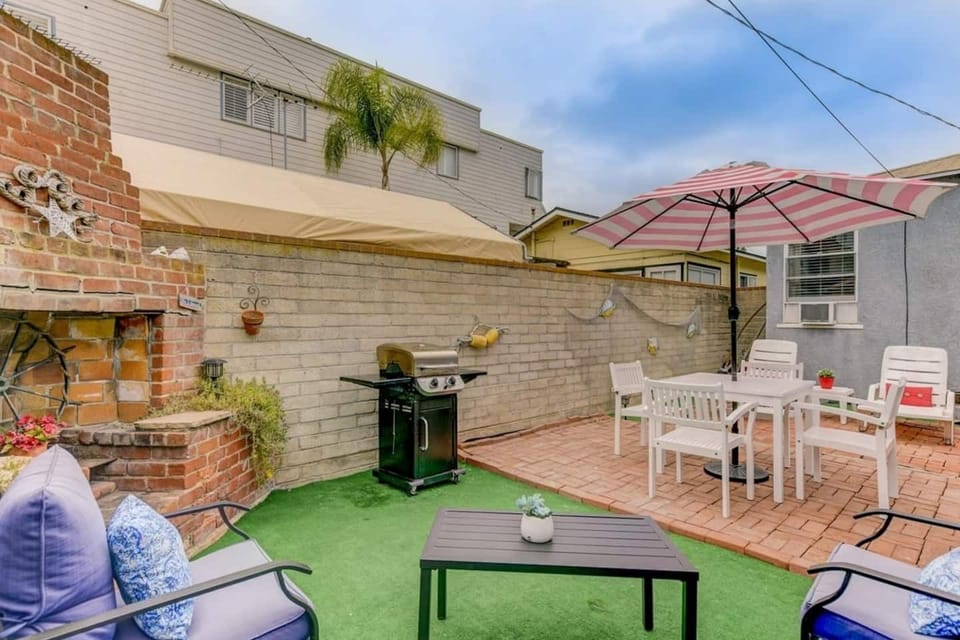 BBQ in the private backyard. You won't have this with any other listings in all of Mission Beach! 