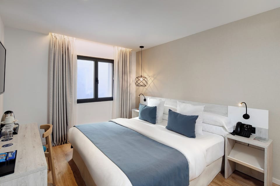 Classic Double Room | Premium bedding, minibar, in-room safe, desk