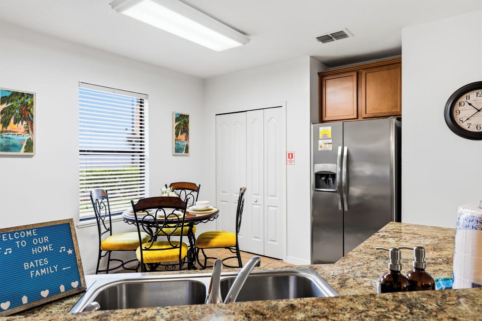 House | Private kitchen | Full-size fridge, microwave, oven, stovetop