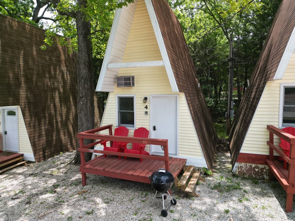 Welcome to Cabin 4 at Happy Valley Lodge