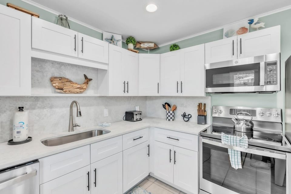 House, 2 Bedrooms | Private kitchen | Coffee/tea maker, fridge, toaster
