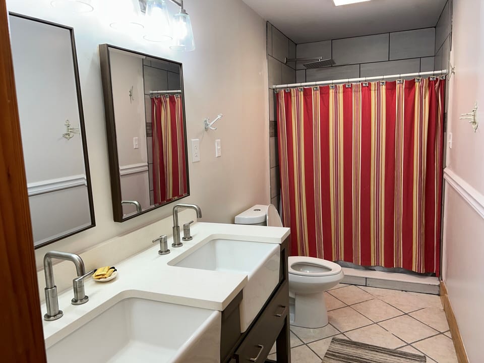 First Floor Bath WV59