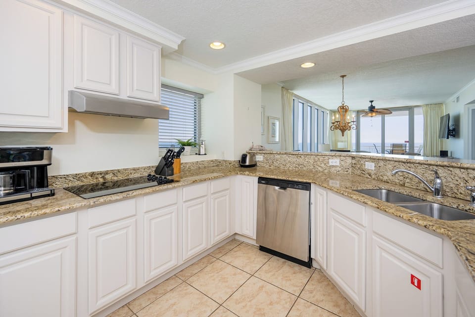 Colonnades 1201-21