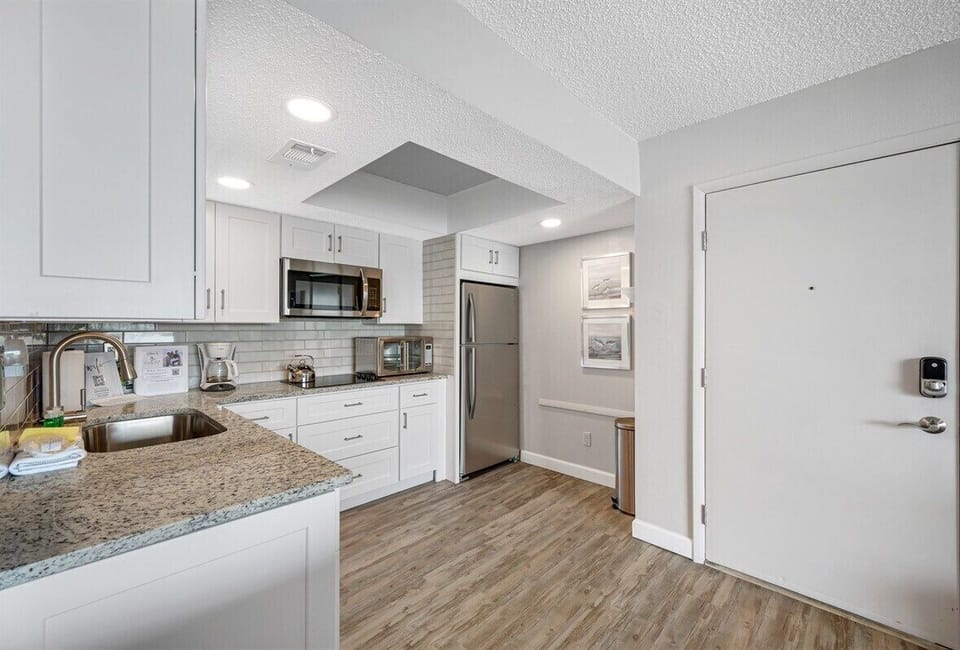 Bright and Airy Kitchen