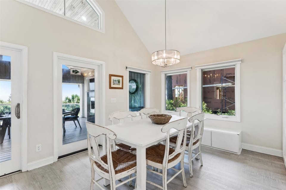 Kitchen Table with Seating for Six at 7 Brown Pelican