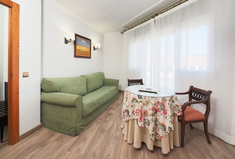 Superior Double Room, Balcony | Premium bedding, minibar, in-room safe, desk