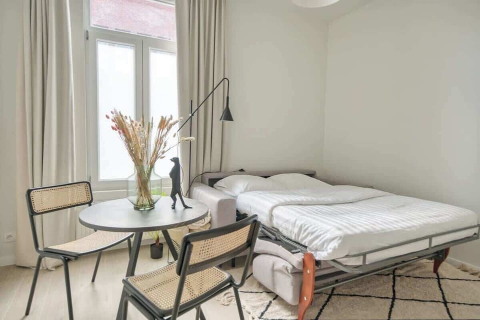 Enjoy sleeping on our ultra-comfy sofa bed, with soft pillows and silky-smooth linens guaranteed to put you into a delicate slumber.