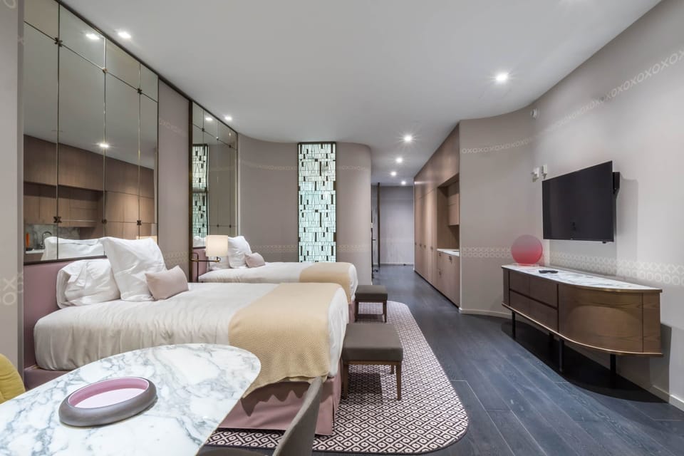 Room with 2 queen beds