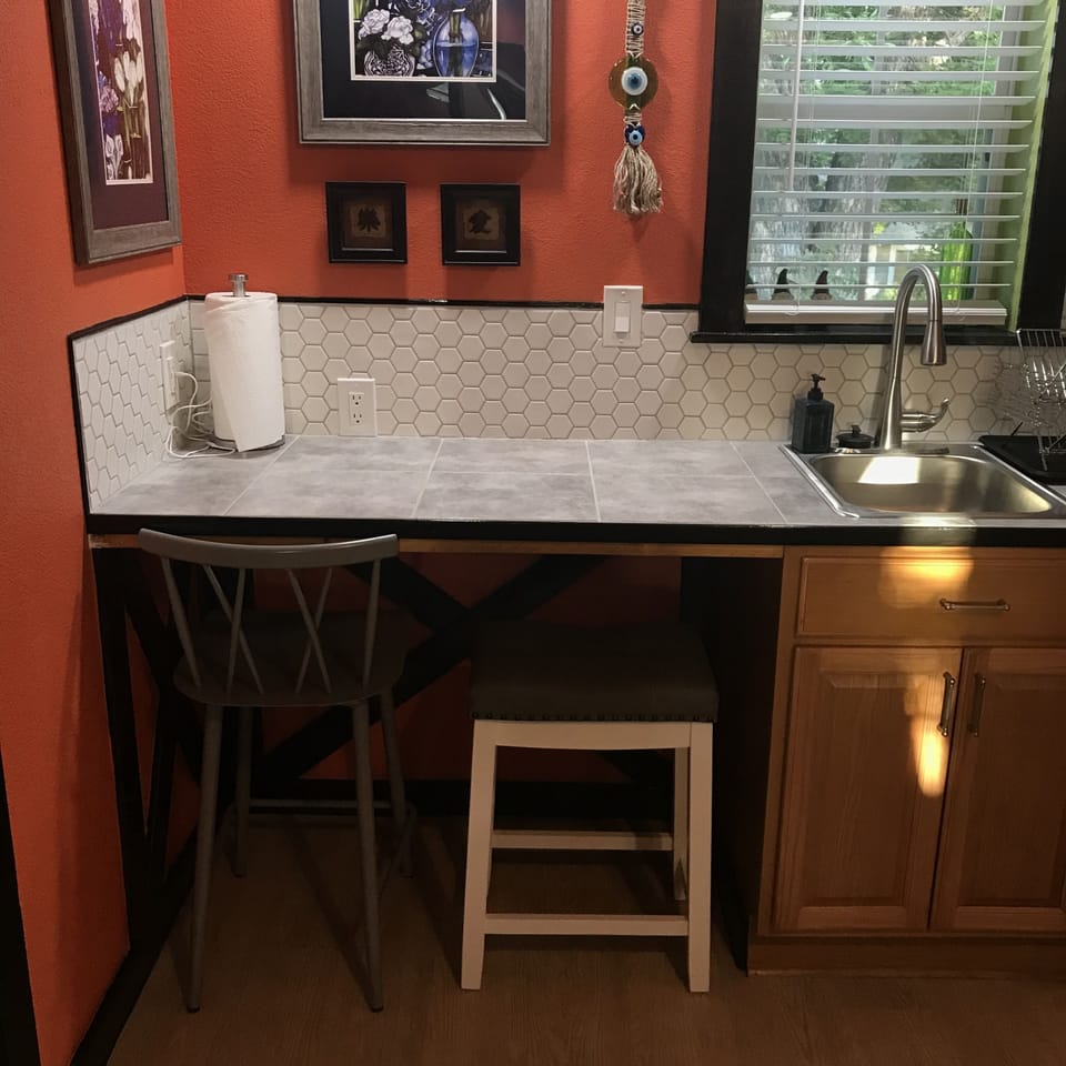 Dining/Work Table & Chairs