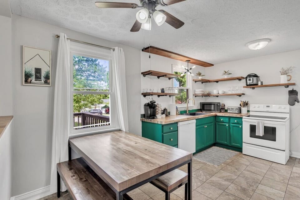 Dining room and kitchen are connected.