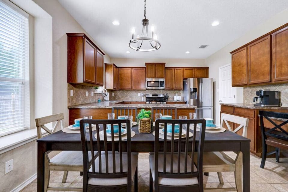 Dining/Kitchen