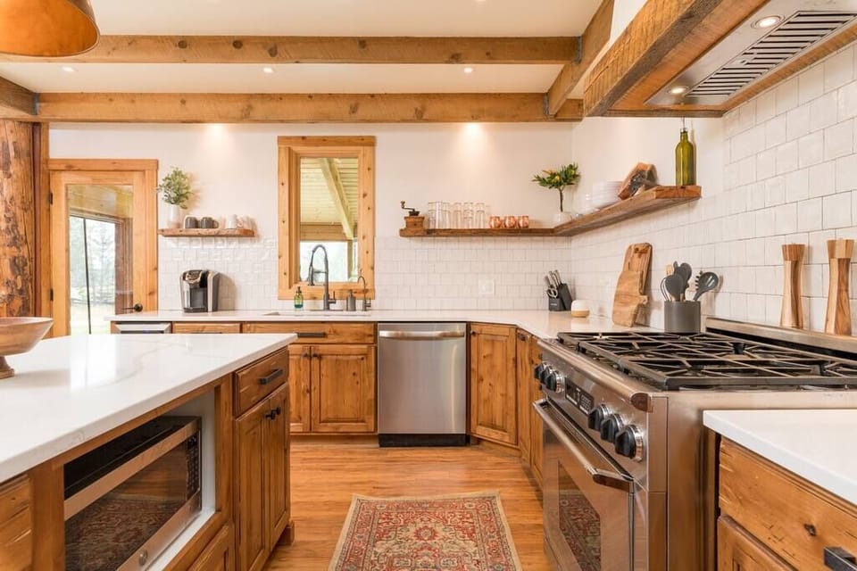 Fully-stocked kitchen with everything you need to prepare meals for your party
