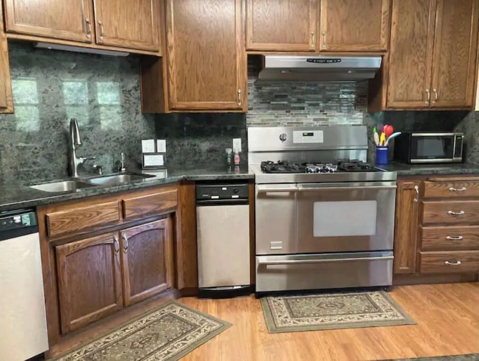 full kitchen