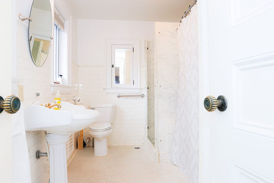 Deluxe Room, 2 Queen Beds (Masters Suite) | Bathroom | Combined shower/tub, free toiletries, hair dryer, towels