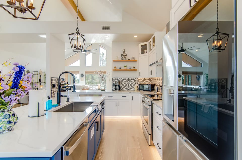Fully Equipped Gourmet Kitchen with Stainless Steel Appliances