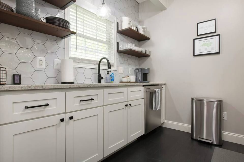 With a fully-stocked kitchen