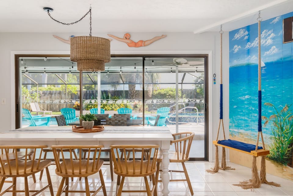 Spacious 4BR home in IMG golf community | Perfect for families