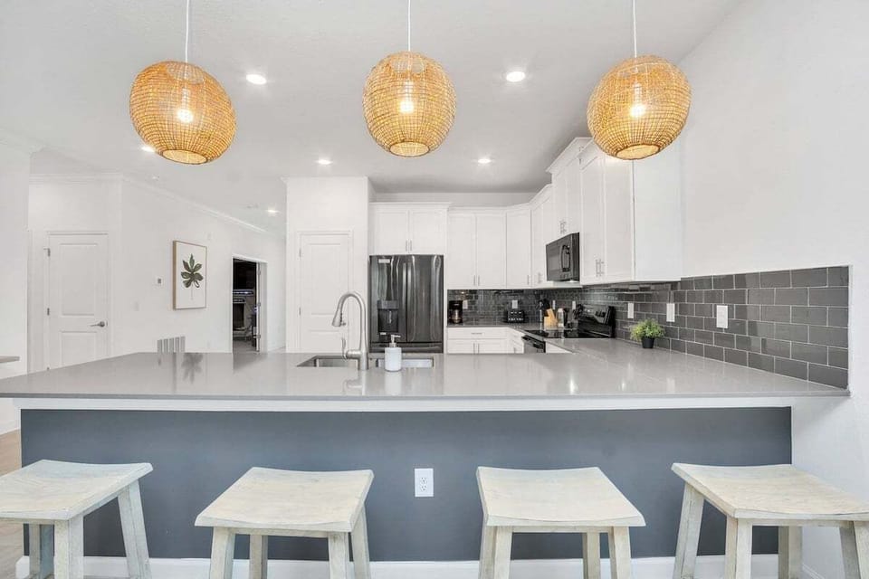 2706OxymoronWay,StoreyLake_14