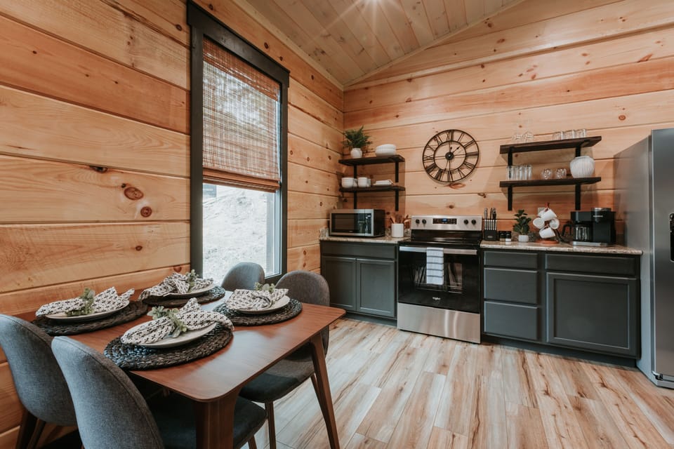 Dining area for 4!
