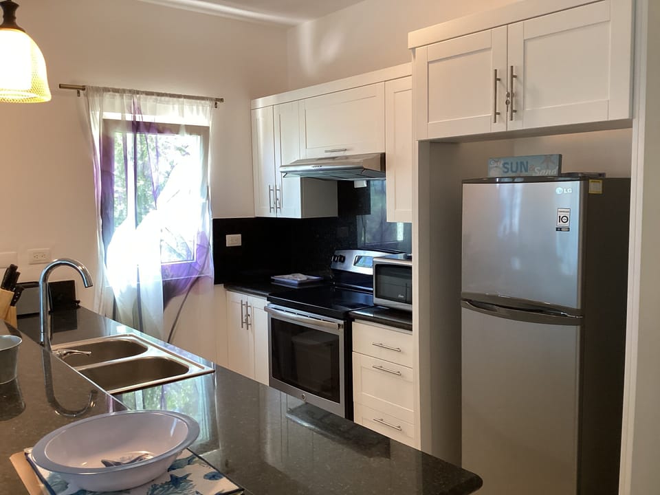 Full kitchen 