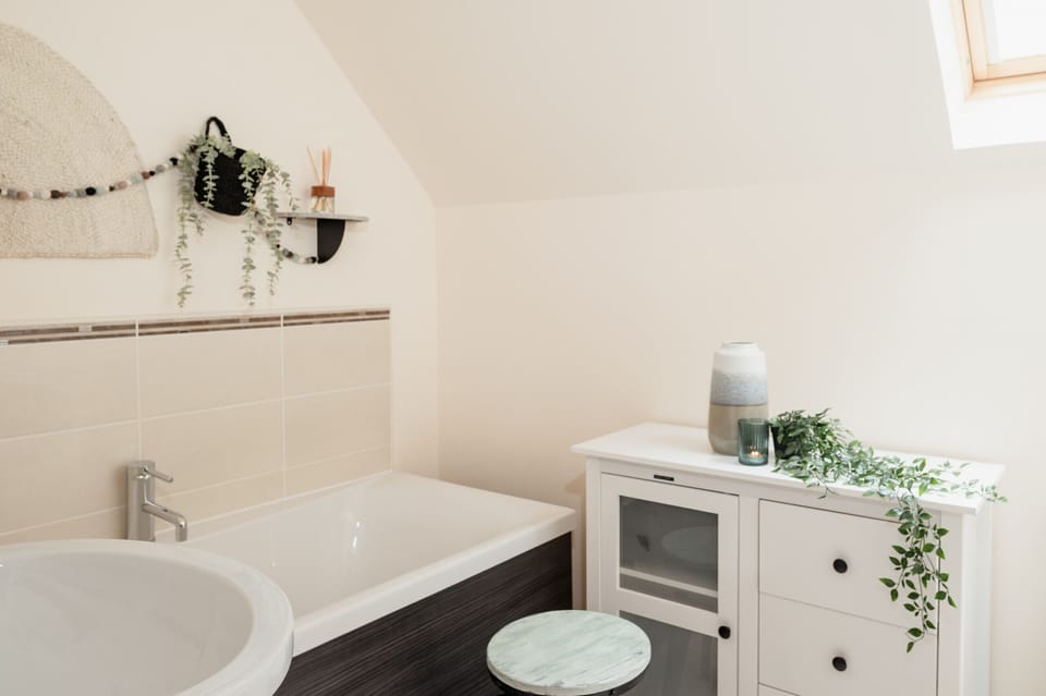 Upstairs family bathroom