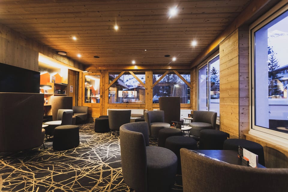 The welcoming lobby provides a lounge area for guests to relax.