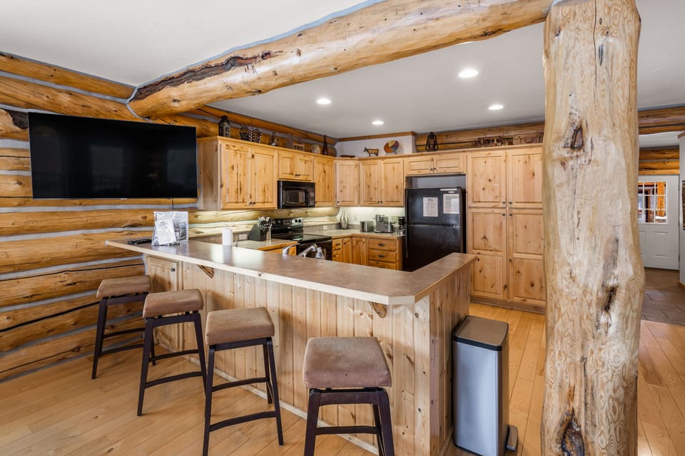 Family House | Living area | 52-inch LED TV with satellite channels, TV